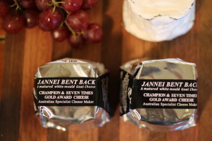 Bent Back Chèvre - Jannei goat cheese