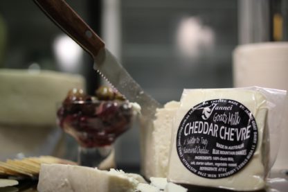 Cheddar Chèvre - Jannei goat cheese