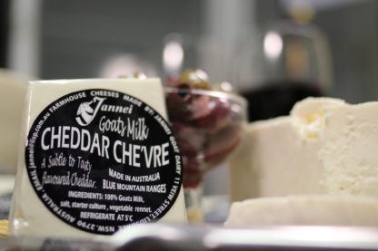 Cheddar Chèvre - Jannei goat cheese